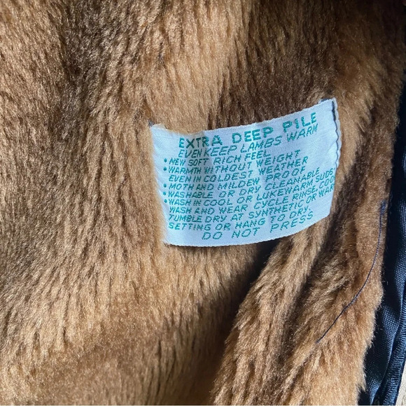 Classic Tan Trench Coat - Picture 9 of 13